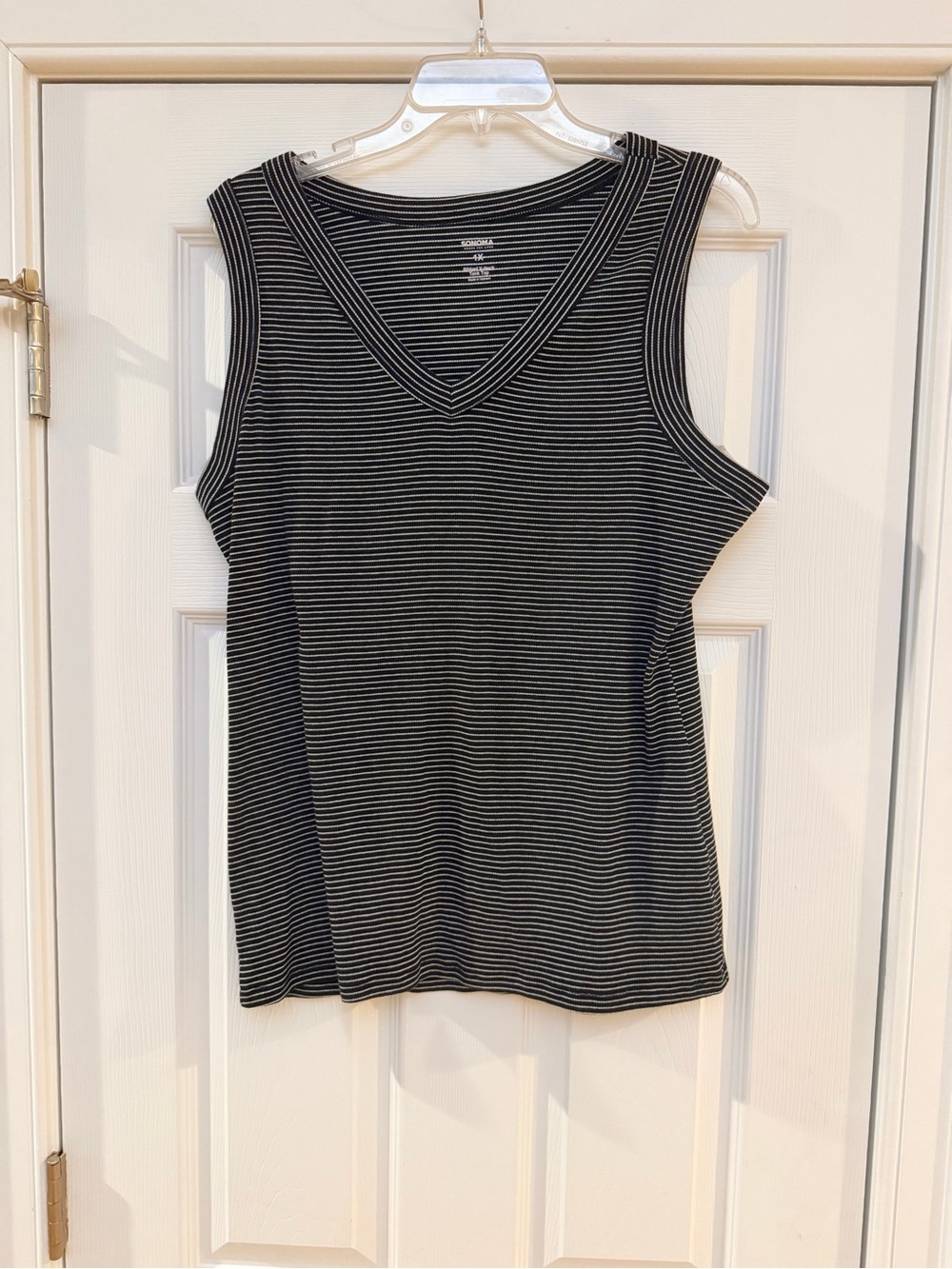 Ladies Size 1X "Sonoma" Black & White Striped V-Neck Knit Tank GUC